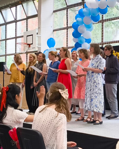  Danke für dieses Schuljahr!

Mit den Zeugnisausgaben, Schulgottesdiensten und Abschlussfeiern ist an unseren...